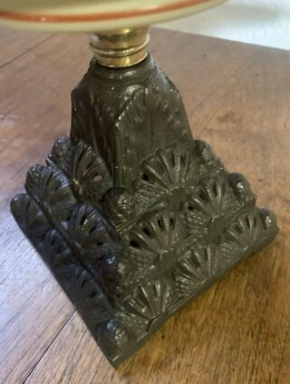 Victorian Oil Lamp c1900, hand painted font, cast iron base Rd 368803 - Image 3