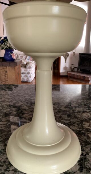 Aladdin Bakelite Cream 1609 'Rare' Personal lamp c1952 original fluted shade - Image 2