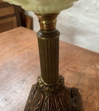 Victorian Lion Head base embossed lemon lime font - Image 3