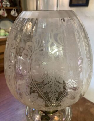 Hinks unusual brass table oil lamp, crystal cut font - Image 7