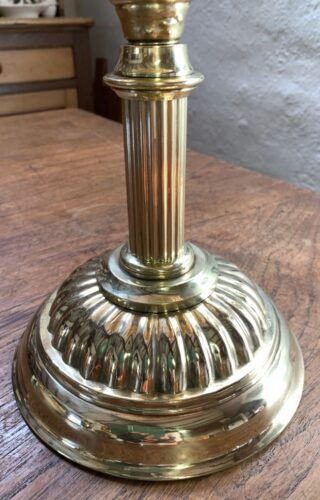 Victorian lamp fluted brass base embossed glass font bright orange to almost clear - Image 4