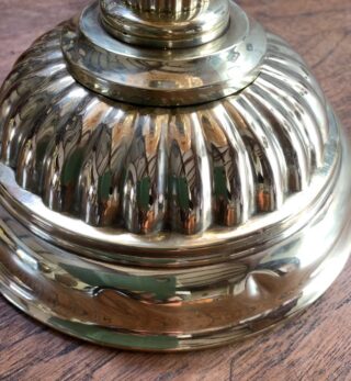 Victorian lamp fluted brass base embossed glass font bright orange to almost clear - Image 5