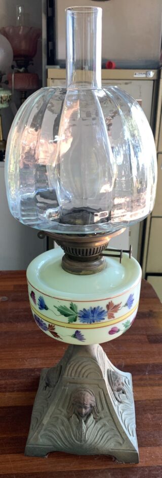 Cleopatra Cast iron base Rd 477375 oil lamp, hand painted font