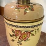 English ceramic oil lamp c1895. Hand painted font and base - Image 3