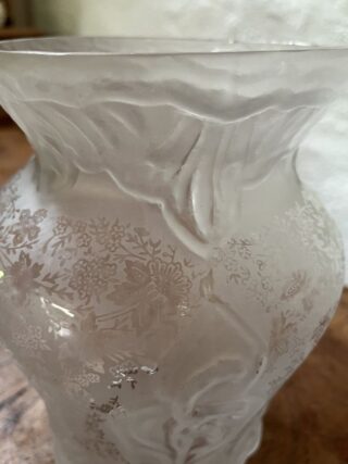 9" tall glass shade with 4" fit - Image 2