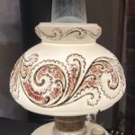 Aladdin B Alacite glass font oil lamp - Image 2