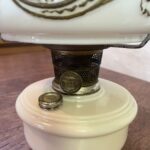 Aladdin B Alacite glass font oil lamp - Image 3