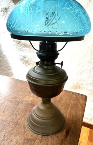 Veritas marked brass oil lamp, Matador burner, blue shade - Image 2