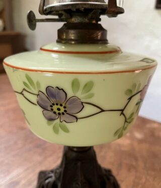 Uranium glass font oil lamp - Image 4