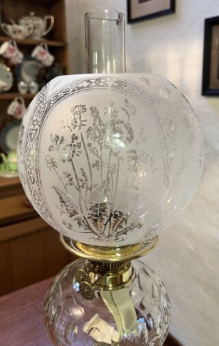 English Oil lamp crystal font brass column and ceramic base - Image 6