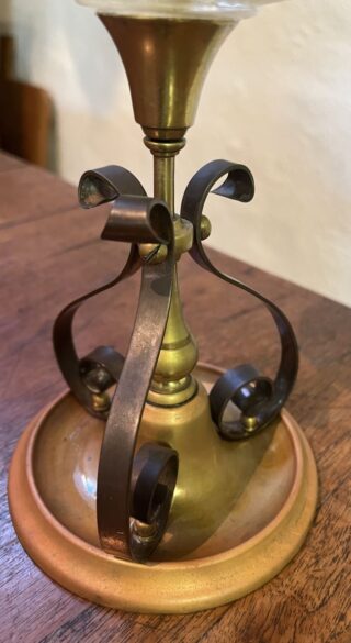 Brass and Copper oil lamp, swirl clear glass font, pie crust shade - Image 4
