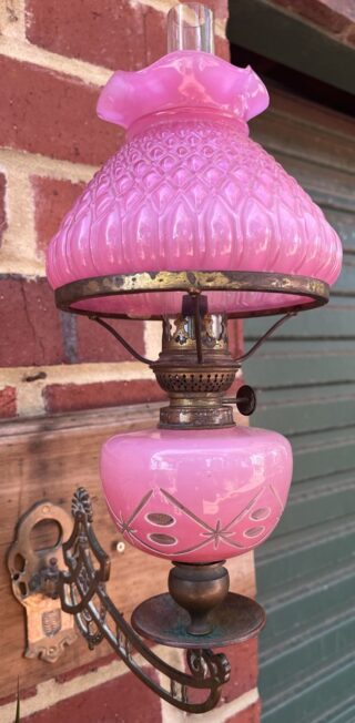 Pink 'Brilliant Cut' glass font Piano/Peg oil lamp