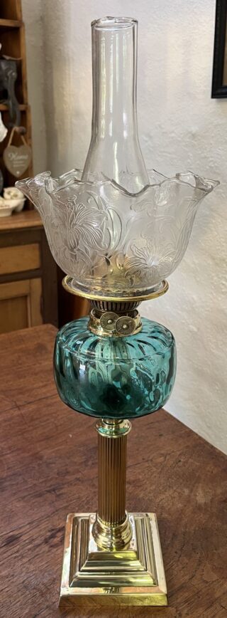 Aqua Blue Font oil lamp