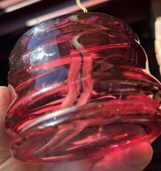 Cranberry glass Finger lamp with repairs to font - Image 5