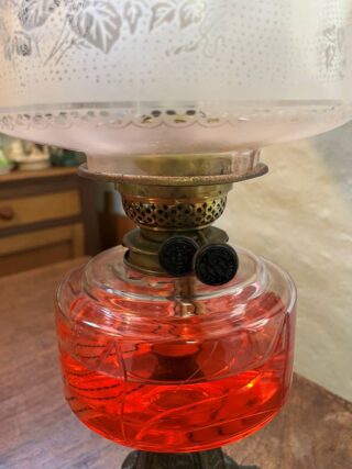 Victorian table lamp cast iron base patterned cut glass font - Image 4