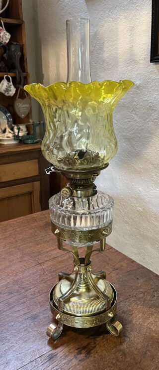 Hinks brass table lamp, crystal cut font