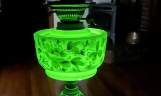 Uranium Victorian table lamp - Image 2