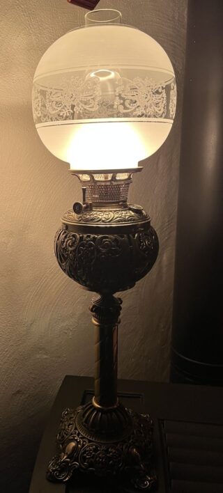 Bradley and Hubbard Banquet Lamp - Image 2