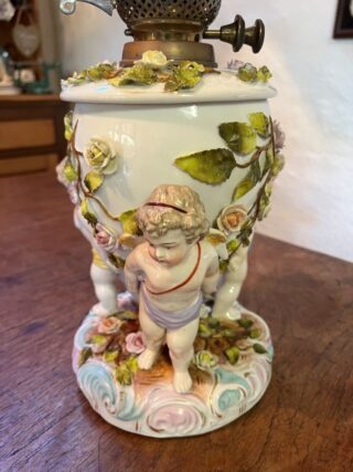 German Sitzendorf Cherub oil lamp - Image 2